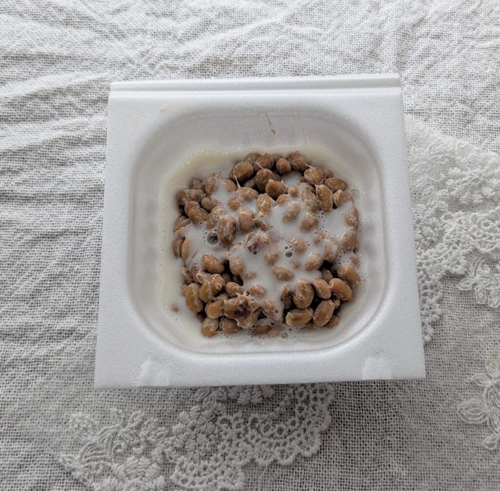 パックの納豆に豆乳を大さじ2